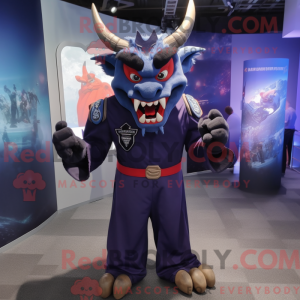 Personagem de máscara de um...