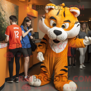 Máscara de tigre laranja...