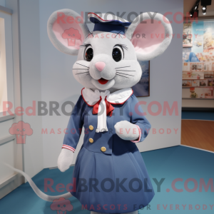 Maskottchenfigur einer Maus...