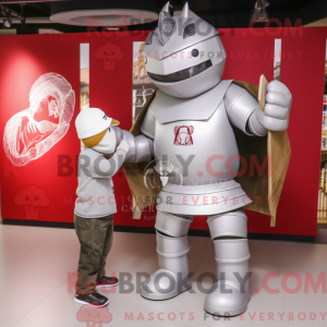 Maskot karakter af en sølv...