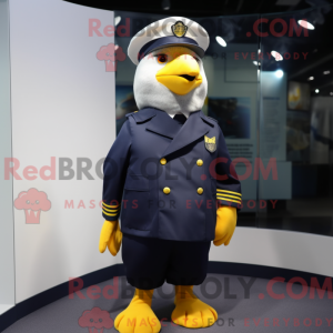 Postava maskota Navy Canary...