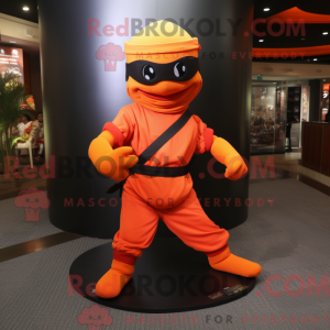 Personagem de máscara de um...