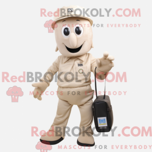 Personagem de máscara de...