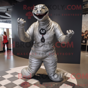 Personagem de máscara de...