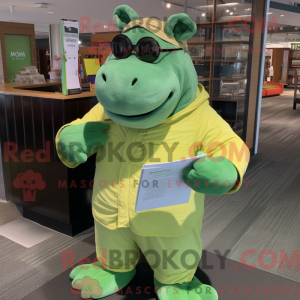 Postava maskota limetkově...