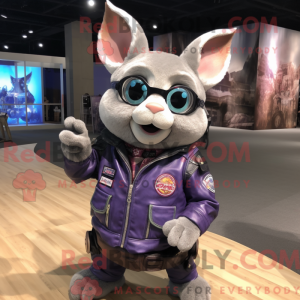 Personagem de máscara de...