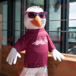 Personnage mascotte d une...
