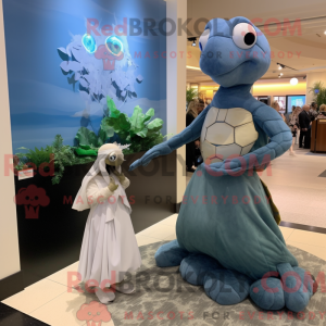 Maskotfigur af en grå...