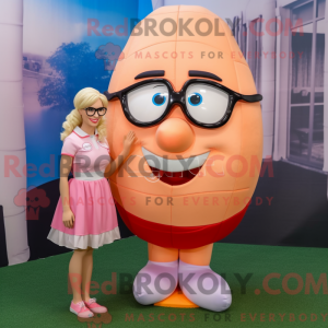 Maskotkarakter af en Peach...