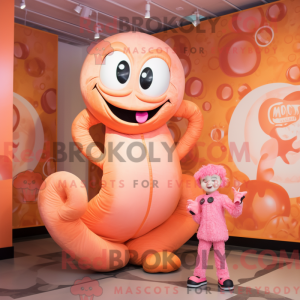 Maskotfigur av en Peach...