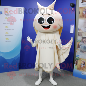 Cream Tooth Fairy maskot...