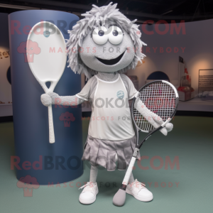 Sølv tennisketcher maskot...