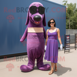 Purple Hot Dogs maskot...
