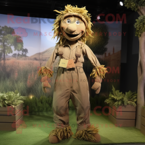 Olive Scarecrow maskot...