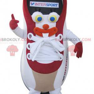 Rood en wit basketbal mascotte. Sportschoen - Redbrokoly.com