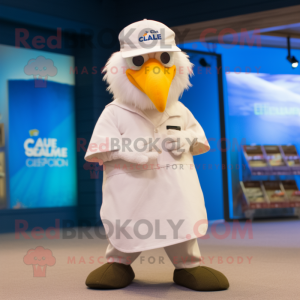 Cream Bald Eagle maskot...