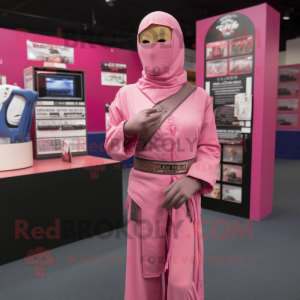 Różowy kostium maskotki Gi...