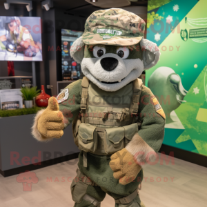 Personaje de disfraz de mascota de Peach Green Beret vestido con una blusa  y guantes - Disfraces de mascotas -  Tamaño L (175-180 CM)