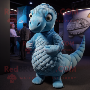 Sky Blue Pangolin maskot...